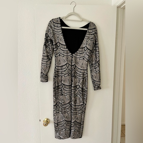 dress the population black and gold sequin evening midi dress - Picture 3 of 5